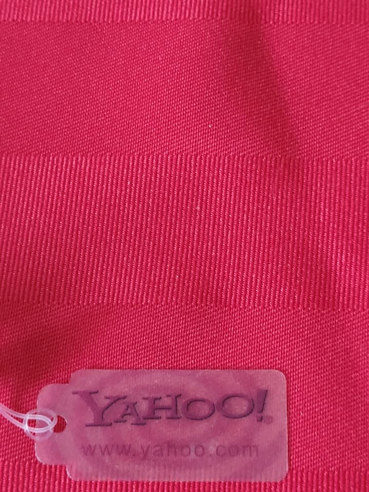 BRAND NEW, 2001, YAHOO LEFT HANDED, TIME / DATE WRIST WATCH WITH MATCHING BOX!!!
