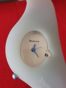 BRAND NEW, 2001, YAHOO LEFT HANDED, TIME / DATE WRIST WATCH WITH MATCHING BOX!!!