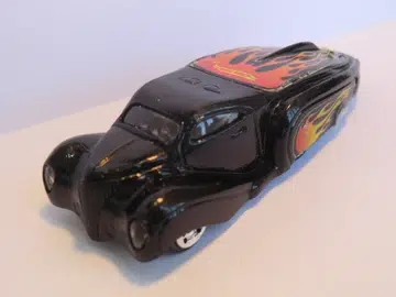 2004 HOT WHEELS, CROOZE OOZ COUPE, MINT IN PACKAGE!!!